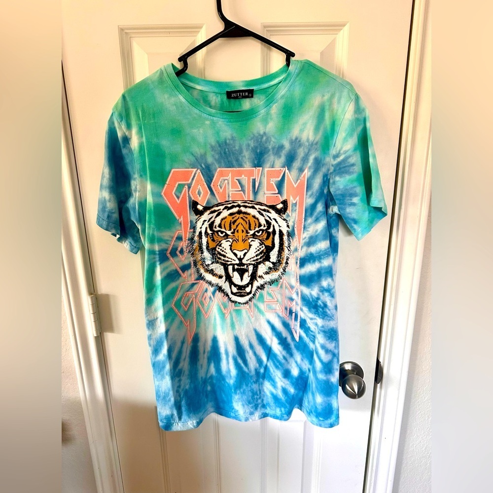 Go Get Em Graphic Tee